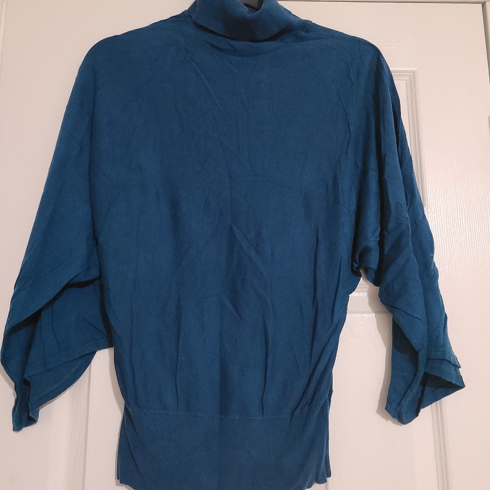 Woman's Tops - Picture 9 of 15